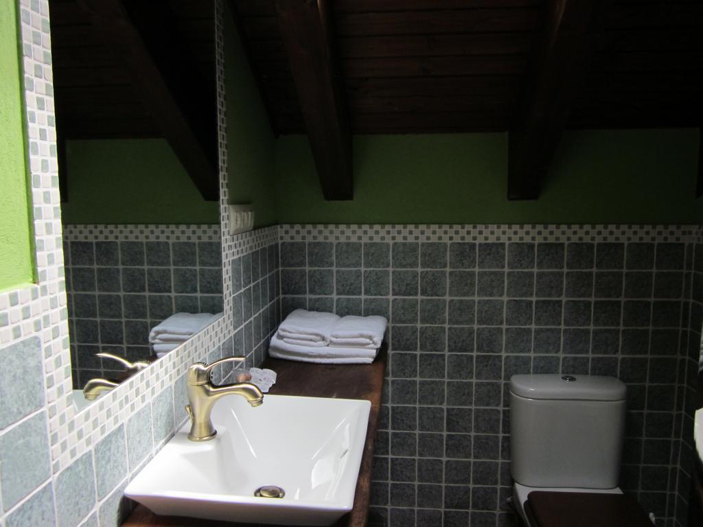 El Conventu Del Asturcon Guest House Lago  Room photo